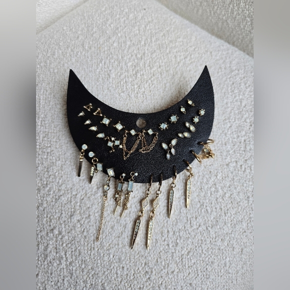 NWT!! FREE PEOPLE, Moonglow Stud Set in Opal/Gold $68 - Picture 2 of 6